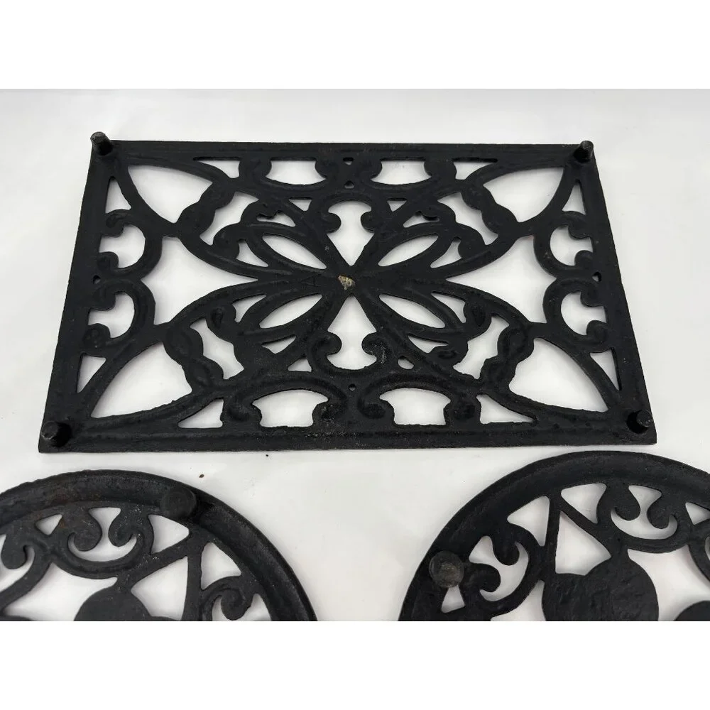 Cast Iron Trivet Flower Trivets with Pegs Heat Resistant Hot Pot Holder,‎ lot of